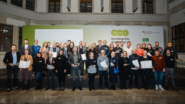 Die Preistrger:innen des Bundespreises Ecodesign 2022 - Quelle: Sandra Khnapfel/IDZ